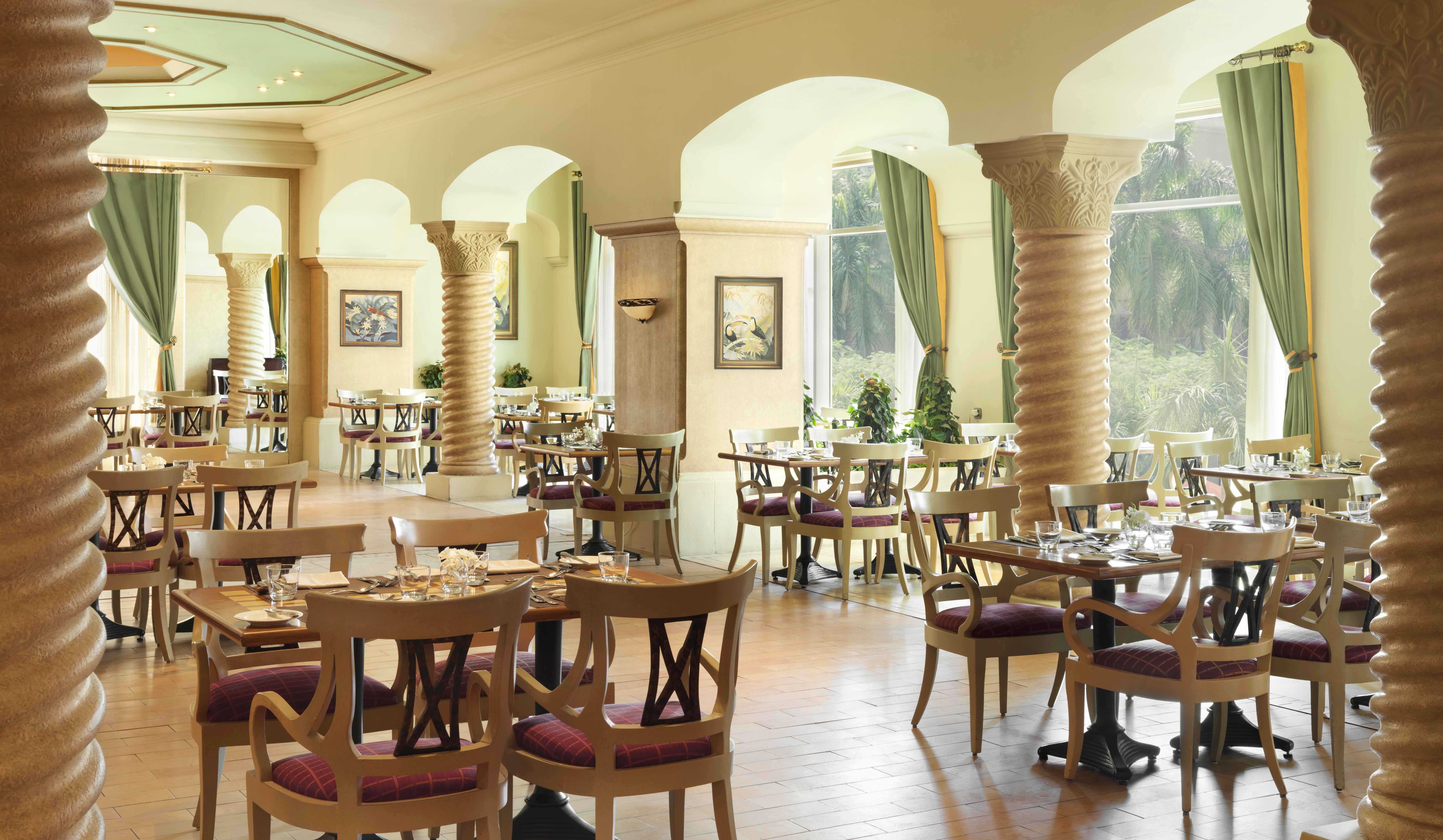 Intercontinental Cairo Citystars By Ihg Esterno foto The restaurant at the hotel