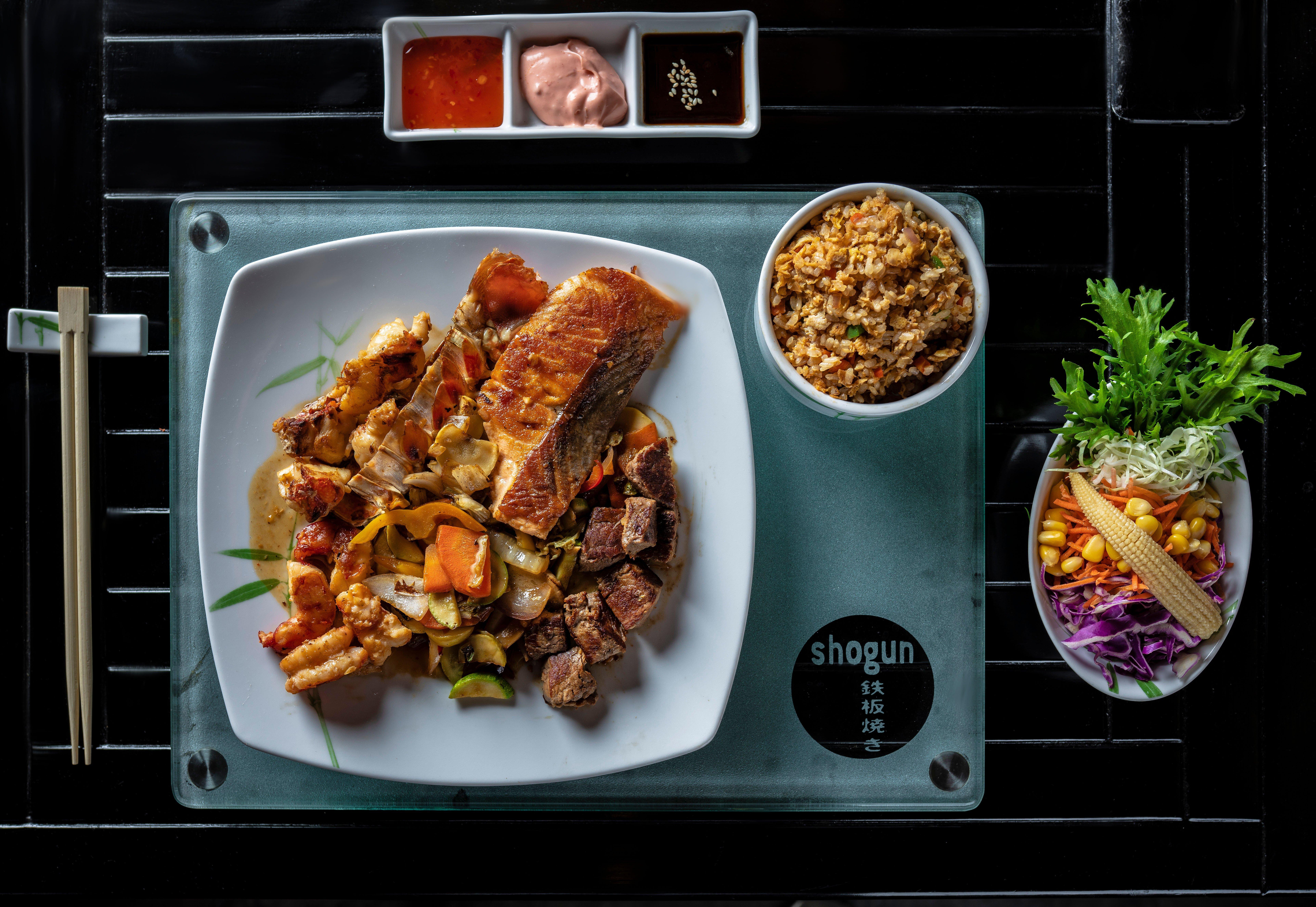 Intercontinental Cairo Citystars By Ihg Esterno foto A meal at Shogun