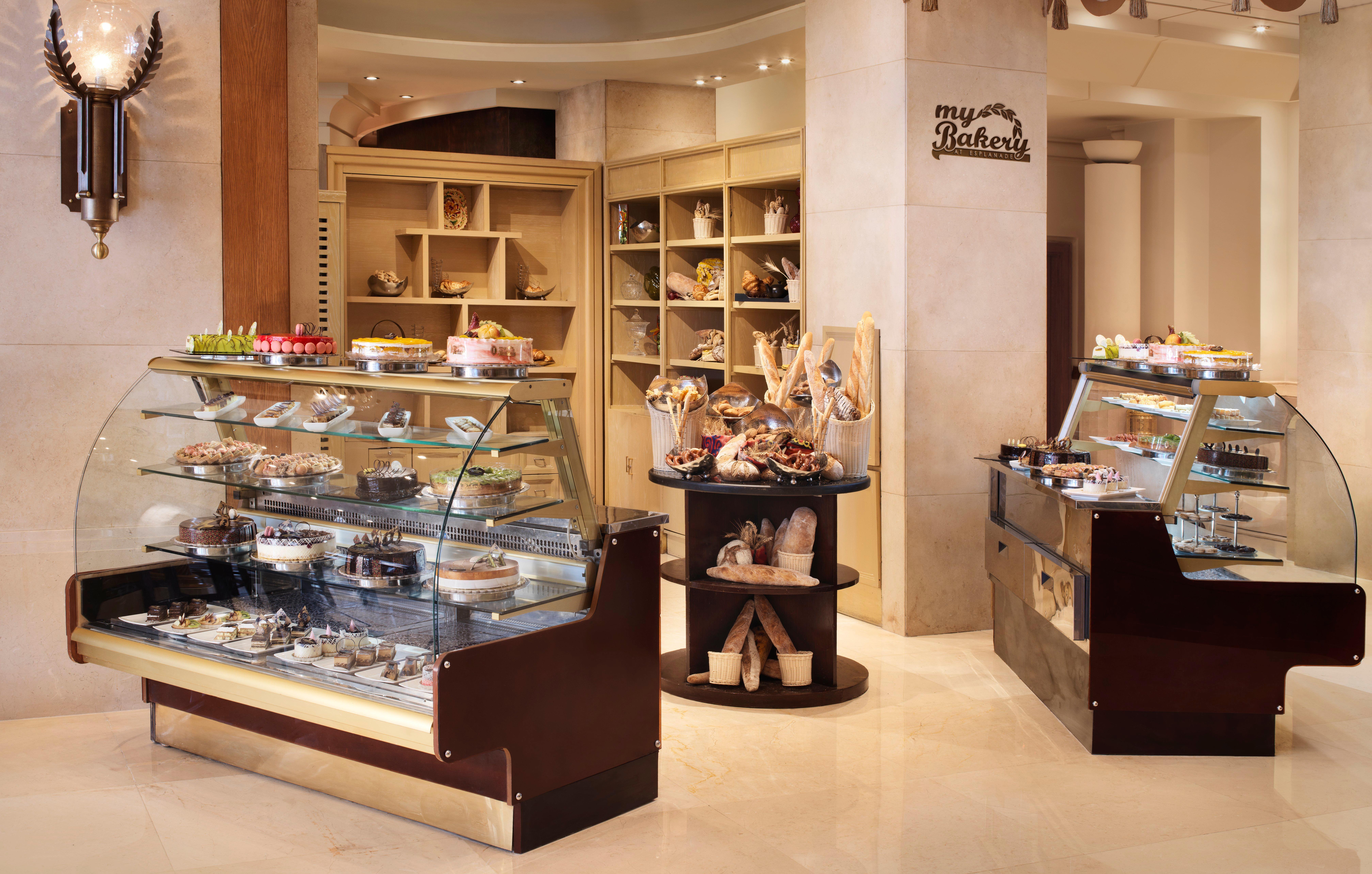 Intercontinental Cairo Citystars By Ihg Esterno foto The interior of a typical pastry shop