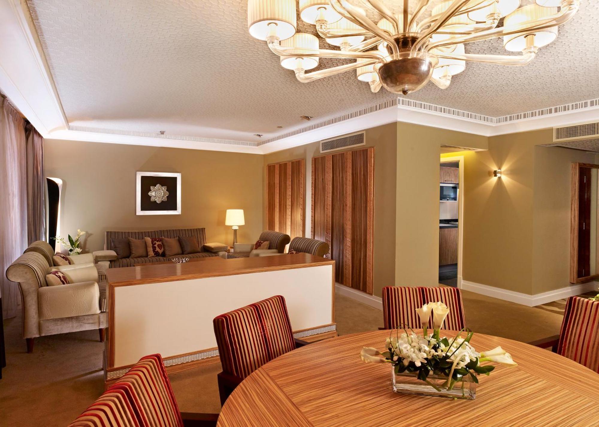 Intercontinental Cairo Citystars By Ihg Esterno foto A suite at the Ritz-Carlton, Dubai